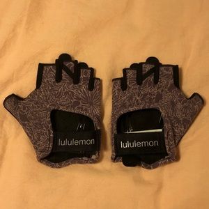 Lululemon uplift training gloves!